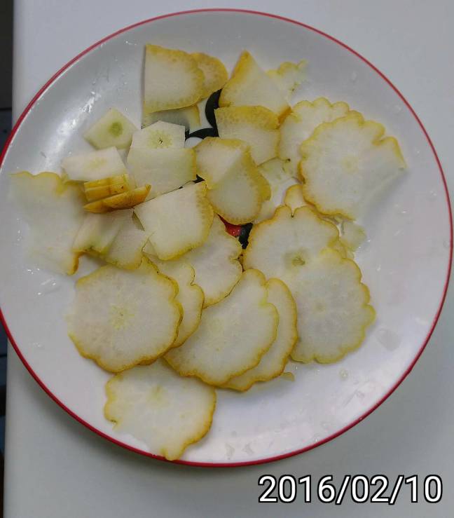 佛手柑薄片 slices of Buddha￼'s hand, fingered citron, Citrus medica var. sarcodactylis